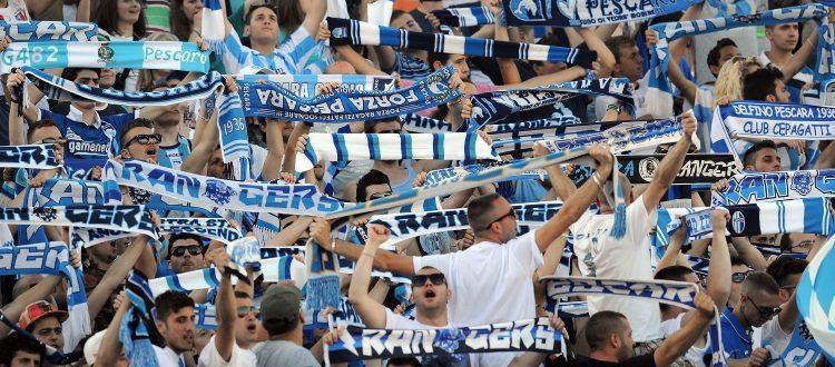 Tensione a Pescara, pesante contestazione contro giocatori, tecnico e società