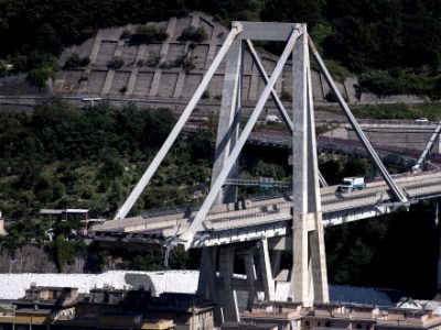Crollo Ponte Morandi: rinviate Sampdoria-Fiorentina e Milan-Genoa, lutto al braccio per tutte le altre squadre di A