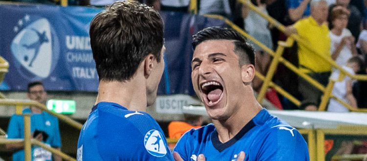 Notte magica a Bologna, l'Italia Under 21 debutta all'Europeo piegando 3-1 la Spagna. Decisivo Chiesa, bene Calabresi e Orsolini