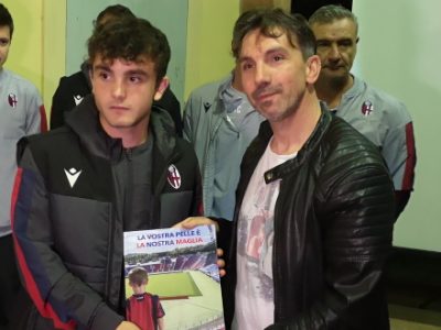 Presentato 'La vostra pelle è la nostra maglia', il libro fotografico di Damiano Fiorentini dedicato al Bologna Primavera 2018-2019