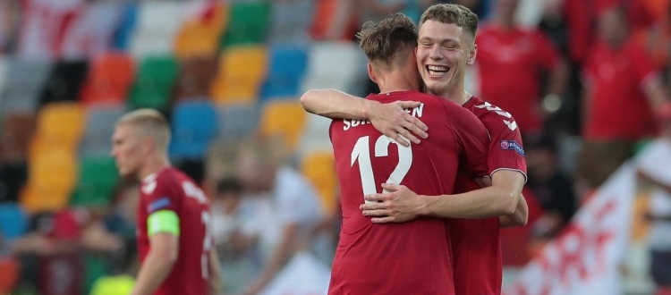 Skov Olsen colpisce ancora, prima del rientro a Bologna un altro gol con la Danimarca Under 21