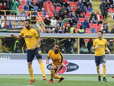 Il Verona torna a Bologna dopo quasi due anni, l'ultimo precedente è un 2-0 per i rossoblù