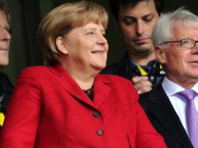 La Merkel dà l'ok alla Bundesliga: 