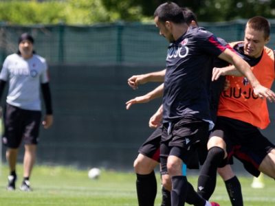 Seduta tecnico-tattica e partitella per il Bologna, domani nuovo allenamento al Dall'Ara