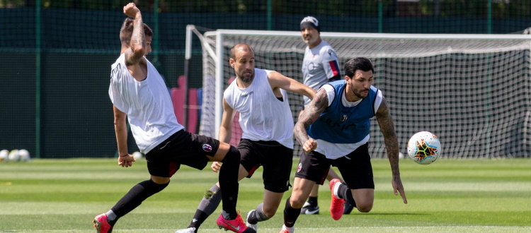 Allenamento intenso con e senza pallone per il Bologna, domani giorno libero