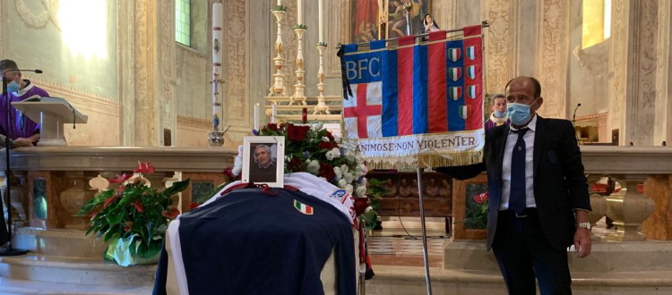 Celebrato il funerale di William Negri, presente una delegazione del Bologna