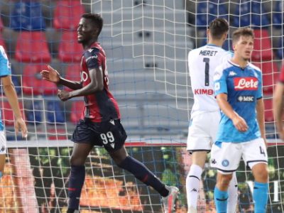 Il solito Barrow risponde a Manolas: Bologna-Napoli 1-1. Il VAR, la sfortuna e un po' d'imprecisione negano la vittoria ai rossoblù