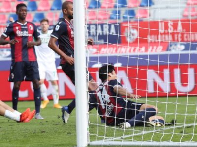 Il Bologna diverte e va avanti 3-1, poi l'incredibile rimonta: al Dall'Ara vince il Sassuolo 4-3