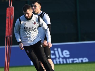 Tecnica sul campo e scarico in palestra a tre giorni da Sampdoria-Bologna, ancora incertezza sui giocatori recuperabili