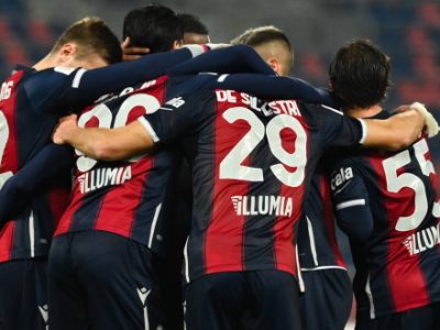 Allenamento mattutino a tre giorni da Bologna-Crotone, terapie per Dijks e Skov Olsen