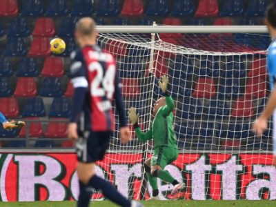 Il Bologna si sveglia tardi e si divora il pareggio con Orsolini, al Napoli basta Osimhen: 0-1 al Dall'Ara