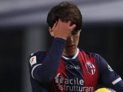 Medel in parte col gruppo, differenziato per Baldursson, Faragò e Tomiyasu. Si ferma anche Hickey: sublussazione alla spalla, 2-3 settimane out