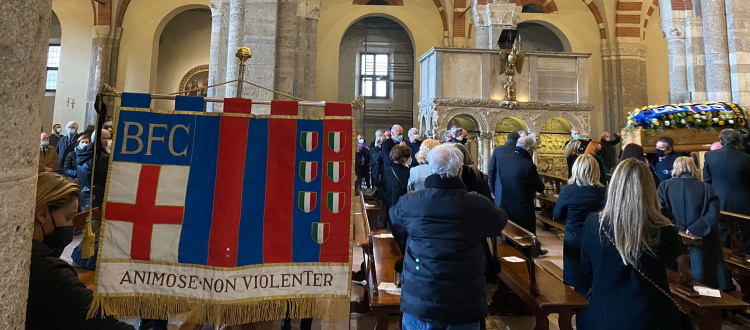 Celebrato a Milano il funerale di Mauro Bellugi, presente una delegazione del Bologna