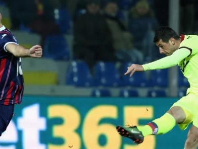 Crotone-Bologna, in Serie A una vittoria per parte: nel 2017 decisivo Dzemaili, nel 2018 Simy