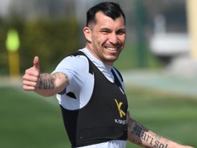 Seduta tecnica per il Bologna: Medel in gruppo, Hickey a riposo dopo una contusione alla spalla