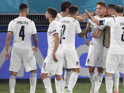 Italia, esordio col botto agli Europei: Turchia schiantata 3-0, tifosi in festa all'Olimpico di Roma
