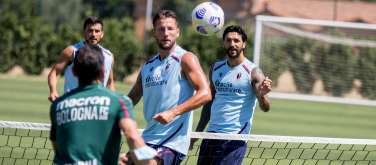 Proseguono gli allenamenti dei rossoblù a Casteldebole, oggi lavoro atletico e calcio-tennis