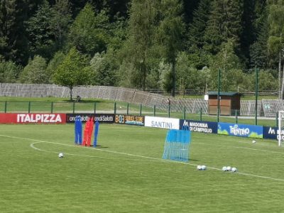 Prove di 4-1-4-1 e 4-3-3 per il Bologna, Orsolini a scuola di punizioni dal prof. Mihajlovic