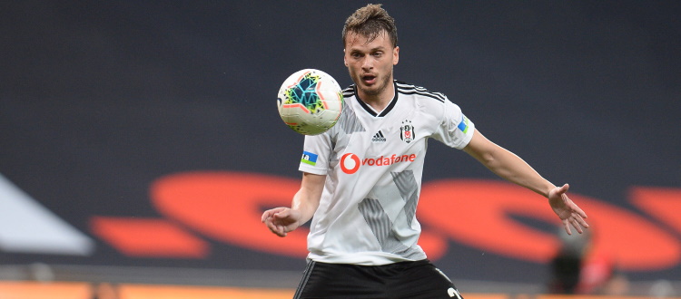 Nessun interesse del Bologna per Ljajic, messo fuori rosa dal Besiktas. Si continua a cercare una sistemazione a Falcinelli e Santander