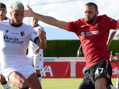 Liverpool-Bologna, 1-0 nella seconda sfida: decide un gol di Minamino, primi minuti della stagione per Dominguez e Medel