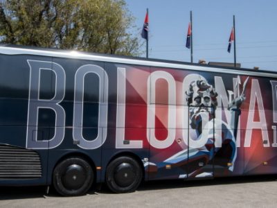 Ecco il nuovo (bellissimo) pullman del Bologna. Ufficializzata anche la partnership con BFGoodrich