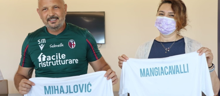 Nasce la Nazionale Infermieri di calcio, Mihajlovic commissario tecnico: "Non dimentico quello che è stato fatto per me e per tutti noi"