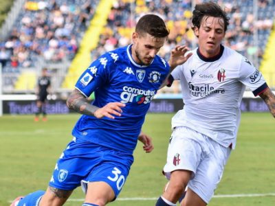 Scarico in palestra per i titolari di Empoli, allenamento sul campo con partitella per gli altri