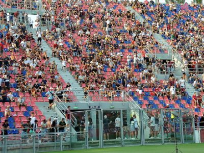 Esercitazioni tecnico-tattiche per il Bologna, domani pomeriggio allenamento a porte aperte