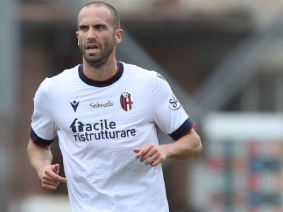 Soumaoro salta il match di Verona per squalifica, out anche De Silvestri. Arnautovic, Dijks e Orsolini sì, Santander e Schouten no