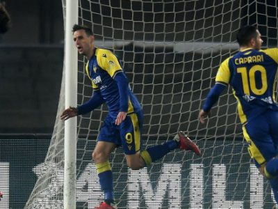 Tra emergenza e demeriti, il Bologna perde ancora: Caprari e Kalinic rimontano Orsolini, a Verona finisce 2-1