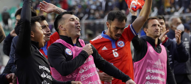 Cile corsaro 3-2 in Bolivia e ancora in gioco per il Mondiale, Medel in campo 87 minuti