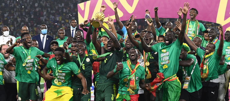 Mbaye campione d'Africa col suo Senegal, Egitto piegato ai rigori. Per i Leoni della Teranga è il primo trionfo nel torneo continentale