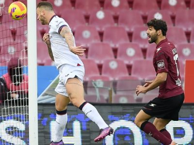 Arnautovic, tanta sofferenza e il solito legno, il Bologna torna da Salerno con un punto: Zortea fa 1-1, la traversa ferma Sansone