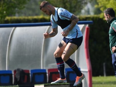 Allenamento pomeridiano a Casteldebole: seduta differenziata per Kingsley e Sansone, programma personalizzato per Arnautovic