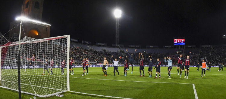 Tutto il Bologna al Sant'Orsola sotto la finestra di Mihajlovic. Sinisa emozionato: "Mi avete fatto ringiovanire di dieci anni, vi voglio bene"