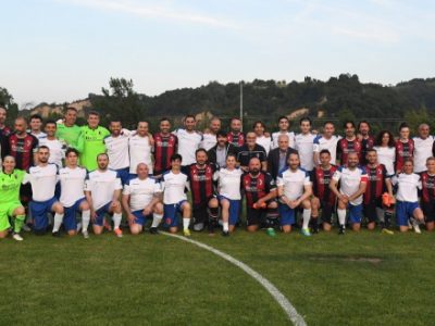 Ritorno in campo con vittoria per il Bologna Legends: 4-1 a FenImprese Sport, il ricavato della serata devoluto ad ANT