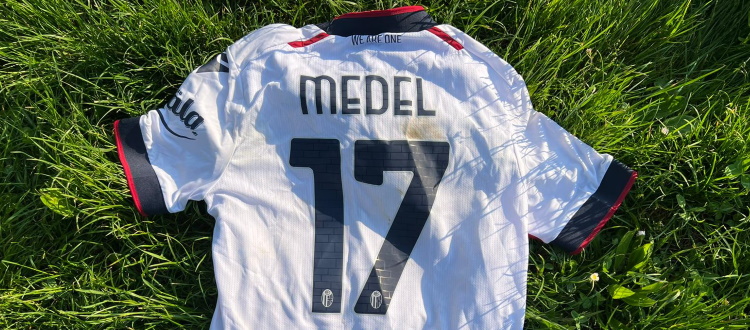 Maglia del Bologna di Medel, un grande successo l'asta solidale per Bimbo Tu: raccolti 505 €!