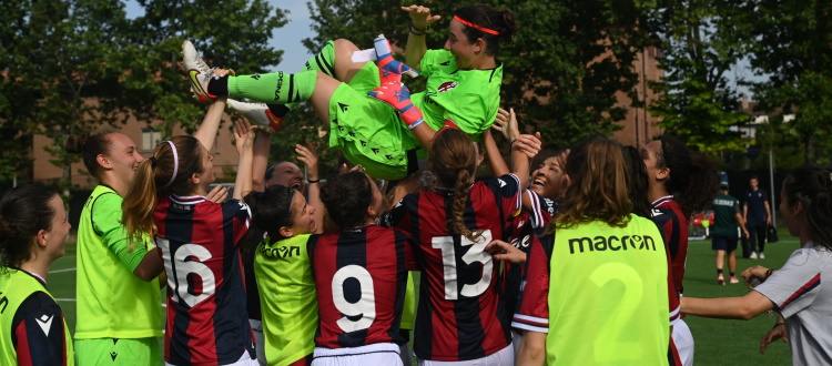 Il Bologna Femminile batte 4-0 il Padova e mantiene la Serie C. Grande festa per capitan Bassi, all’ultima partita in maglia rossoblù