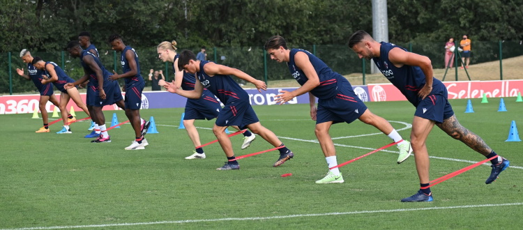 In attesa dei nazionali, sono i 25 convocati del Bologna per il ritiro di Pinzolo. Mihajlovic seguirà la squadra a distanza