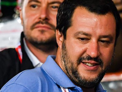 Salvini al centro sportivo di Pinzolo: 