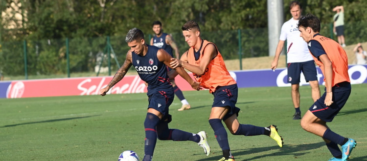 Verso Twente-Bologna: seduta tecnico-tattica e partitella insieme alla Primavera, ancora a parte Kasius