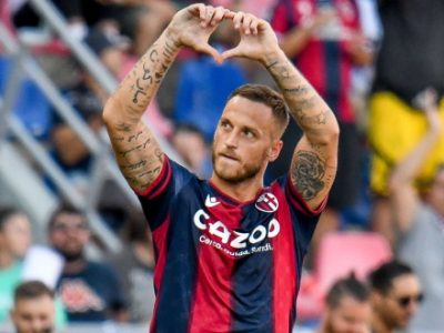 Arnautovic nuovo numero 10 del Bologna, il 9 passa a Zirkzee