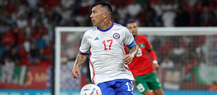 Medel: "Il mio ruolo lo decide l'allenatore, sono a disposizione. Di base mi sento meglio come difensore, sia a tre che a quattro"