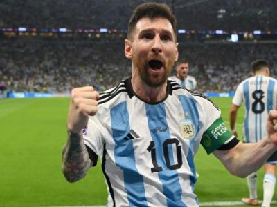L'Argentina è ancora viva: 2-0 al Messico. Francia già agli ottavi piegando la Danimarca, restano in corsa Australia e Polonia