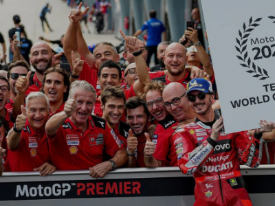 Quindici anni dopo, Ducati di nuovo campione del mondo piloti in MotoGP: Bagnaia conduce alla gloria la Rossa di Borgo Panigale