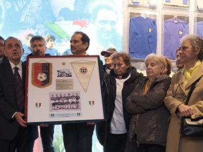 Celebrato a Coverciano il trionfo internazionale del Bologna Femminile nel 1968: cimeli consegnati al Museo del Calcio