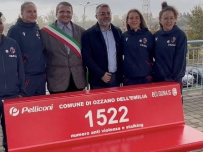 Il Bologna e Pelliconi contro la violenza sulle donne: installate due panchine rosse a Casteldebole e Ozzano