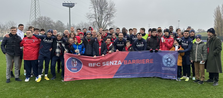 A Casteldebole l'incontro fra il Bologna e la scuola calcio BFC Senza Barriere