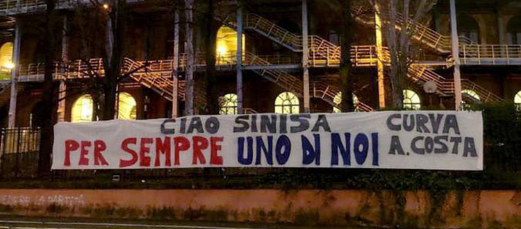 Striscione della Curva Andrea Costa per Mihajlovic: «Ciao Sinisa, per sempre uno di noi»