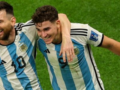 Messi e Alvarez trascinano l'Argentina in finale al Mondiale: Croazia spazzata via 3-0